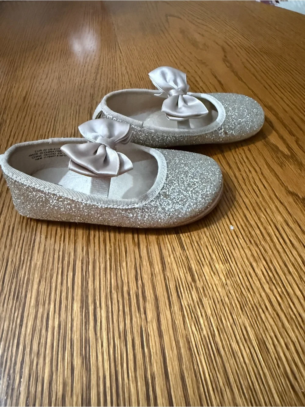 H&M Girls Sparkle Bow Slip-On Shoes in Champagne